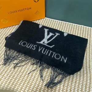 Louis Vuitton Women's Authentic Scarf